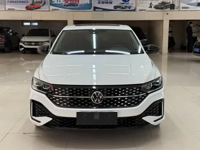 Volkswagen Lavida 2022, 33000 км, за 88800 CNY