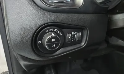 Jeep Renegade 2019, 76129 км, за 15300000 KRW - фото 12