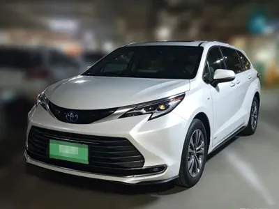 Toyota Sienna · 2022 год