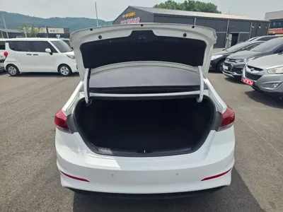 Hyundai Avante 2017, 130080 км, за 7800000 KRW - фото 20