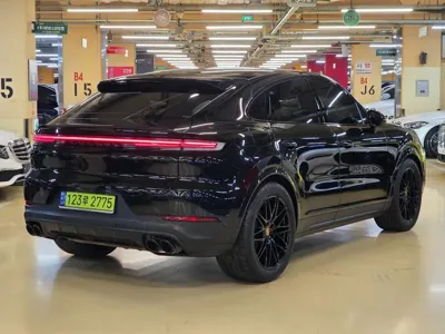 Porsche Cayenne 2024, 26100 км, за 138000000 KRW