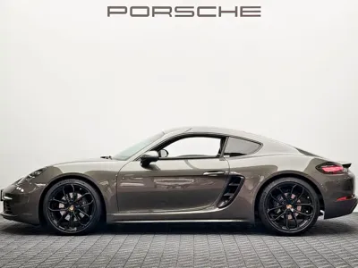 Porsche 718 2025, 5800 км, за 479799 CNY