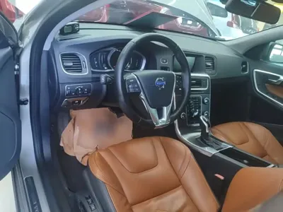 Volvo V60 2017, 102400 км, за 65700 CNY - фото 10