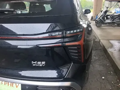 Hongqi Hongqi HS3 PHEV 2026, 100 км, за 112400 CNY - фото 8