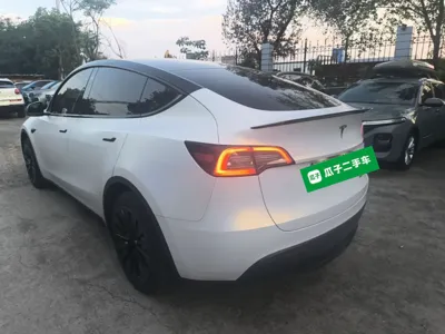 Tesla Model Y 2021, 86100 км, за 143505.13 CNY