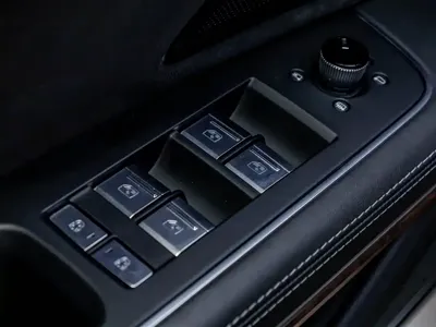 Audi A8 2022, 28000 км, за 488000 CNY - фото 26