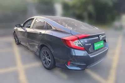 Honda Civic 2019, 49800 км, за 64014.83 CNY - фото 4