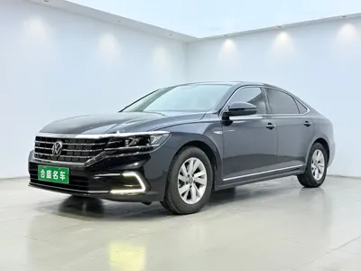 Volkswagen 帕萨特插电混动 · 2022 год
