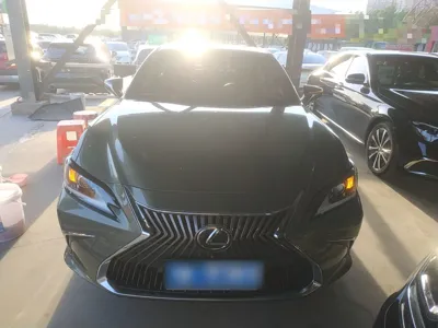 Lexus ES 2020, 47699 км, за 174000.82 CNY
