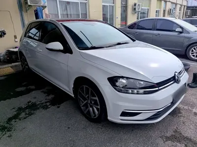 Volkswagen Golf 2020, 52400 км, за 62300 CNY