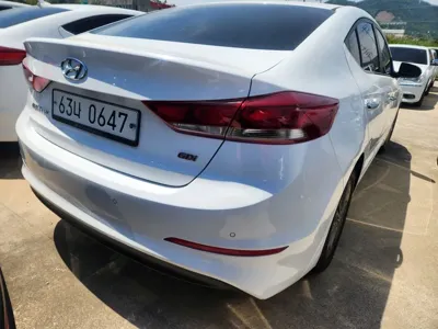 Hyundai Avante 2016, 110000 км, за 8800000 KRW