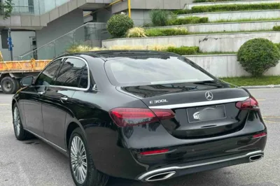 Mercedes-Benz E-Class 2023, 29400 км, за 328980.93 CNY
