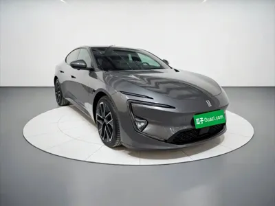 Avatr Avatr 12 2025, 9000 км, за 208400 CNY
