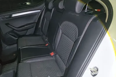 Skoda Superb 2018, 127100 км, за 49240.61 CNY - фото 18