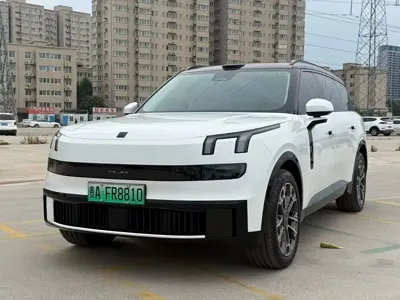 Lynk & Co 领克900 · 2025 год