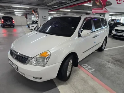 Kia Canival · 2012 год