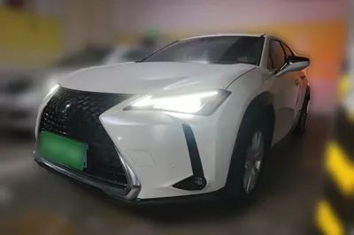 Lexus UX · 2020 год