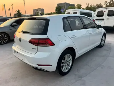 Volkswagen Golf 2019, 90000 км, за 55800 CNY - фото 9