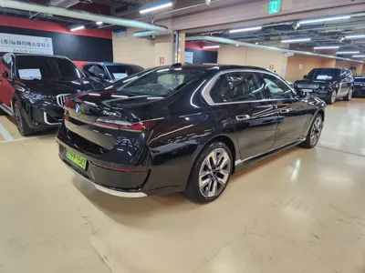 BMW 7-Series 2024, 4300 км, за 151000000 KRW