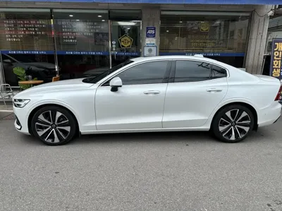Volvo S60 2024, 57500 км, за 37550000 KRW