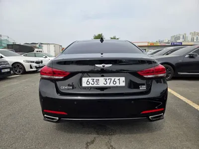 Hyundai Genesis 2016, 206236 км, за 8500000 KRW