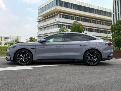 BYD Han 2025, 21000 км, за 118000 CNY
