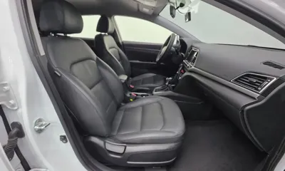 Hyundai Avante 2017, 139613 км, за 6600000 KRW - фото 10