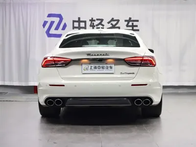 Maserati Quattroporte 2022, 23000 км, за 578000 CNY