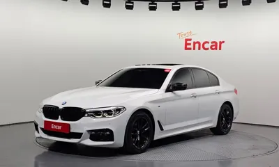 BMW 5-Series · 2017 год