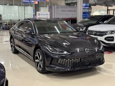Volkswagen Lamando 2022, 21000 км, за 119800 CNY