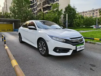 Honda Civic 2017, 100000 км, за 40800 CNY