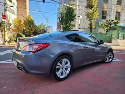 Hyundai Genesis 2010, 100342 км, за 3000000 KRW