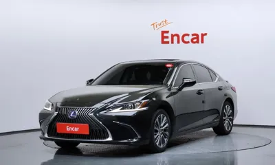 Lexus ES · 2021 год