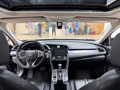 Honda Civic 2017, 130000 км, за 45800 CNY - фото 8