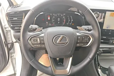 Lexus NX 2022, 4400 км, за 207176.22 CNY - фото 13