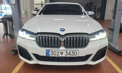 BMW 5-Series · 2021 год