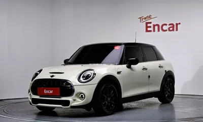 MINI Cooper · 2021 год
