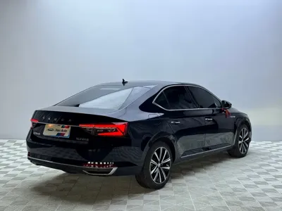 Skoda Superb 2023, 4800 км, за 162800 CNY - фото 6
