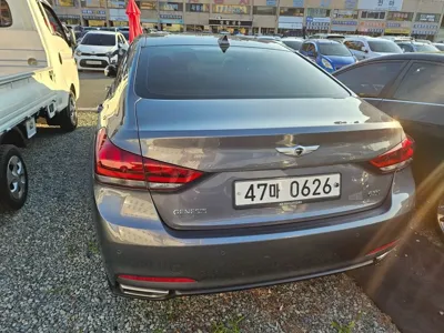 Hyundai Genesis 2016, 76400 км, за 13800000 KRW