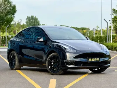 Tesla Model Y 2023, 32000 км, за 189800 CNY