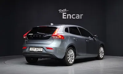 Volvo V40 2015, 62434 км, за 8300000 KRW