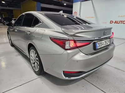 Lexus ES 2026, 7860 км, за 52500000 KRW - фото 4