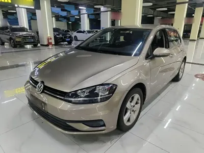 Volkswagen Golf 2019, 71100 км, за 43300 CNY