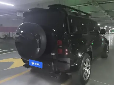 Land Rover Defender 2023, 67300 км, за 591000 CNY