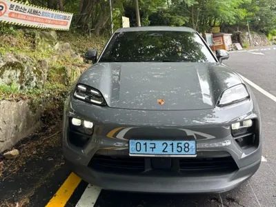 Porsche Macan · 2025 год