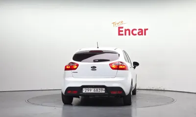 Kia Pride 2014, 71080 км, за 5500000 KRW