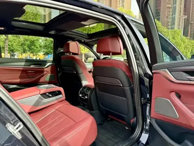 BMW 5 Series 2022, 40000 км, за 235799 CNY