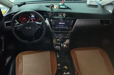 Volkswagen Touran 2018, 90600 км, за 60032.87 CNY - фото 9