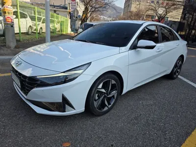 Hyundai Avante · 2022 год