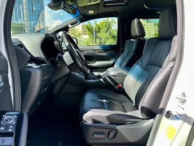 Lexus LM 2020, 53000 км, за 718000 CNY